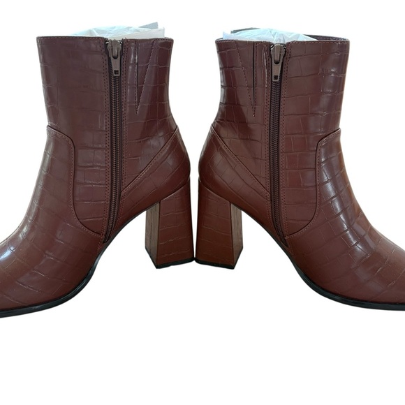 Nordstrom Lisa Vicky Brown Heeled Boots with Croc Texture - Picture 3 of 8